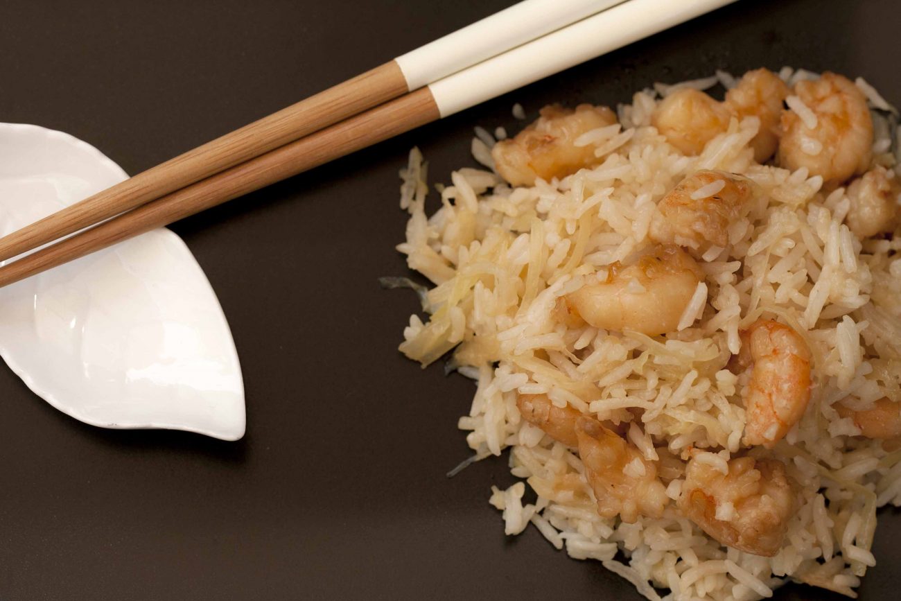 κινέζικο ρύζι με λάχανο και γαρίδες